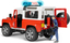 Bruder: Πυροσβεστικό Land Rover station wagon με πυροσβέστη 